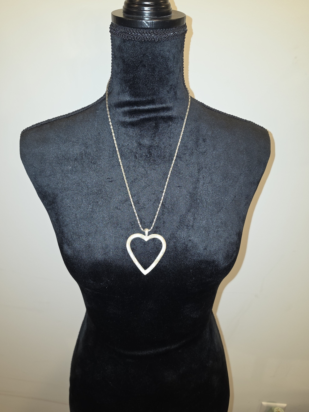 Silver Heart Pendant Necklace - Elegant Women's Jewelry